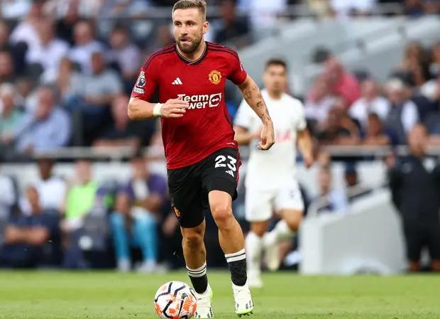 Chelsea apunta a la transferencia de Luke Shaw